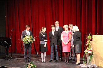Sch&uuml;lerinnen und Sch&uuml;ler des Humboldt Gymnasiums hatten sich intensiv mit dem Thema friedliche Revolution auseinandergesetzt (Foto: Angelo Glashagel)
