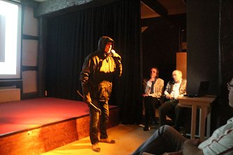 "Kai Knack" alias Polizeisprecher Thomas Soszynski erkl&auml;rte was dem Einbrecher gef&auml;llt (Foto: Angelo Glashagel)