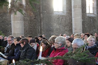 Rund 70 Personen waren zur F&uuml;rbitte f&uuml;r den Frieden in die Kirche gekommen (Foto: Angelo Glashagel)