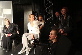 v.l.: Anja Eisner, Jutta Ebnotter, Caroline K&uuml;hner, Joy Kammin, Patrick Jech, Bianca Sue Henne (Foto: Angelo Glashagel)