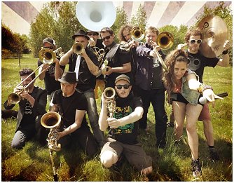 Das Wombo Orchestra will den Club T37 kommende Woche Freitag zum kochen bringen (Foto: Agentur)