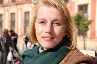 Gr&auml;fin Dr. Gerlinde von Westfalen spricht zum Weintalk im Park Hohenrode &uuml;ber die letzte der Schwarzburger F&uuml;rstinnen (Foto: Gisela Hartmann)