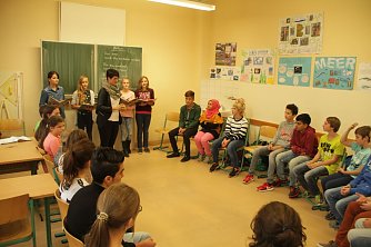 Besuch am Humboldt-Gymnasium (Foto: Angelo Glashagel)