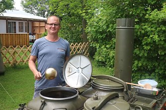 Torsten Nucke freut sich das wieder Leben auf dem Platz ist (Foto: Angelo Glashagel)