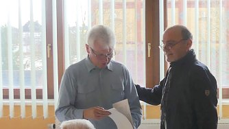 Ehrung &uuml;berreicht (Foto: KSB)