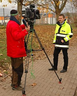 Einsatzleiter Jung im Interview (Foto: F. Jeschke)