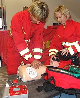 Lebensrettung ge&uuml;bt (Foto: dlrg)