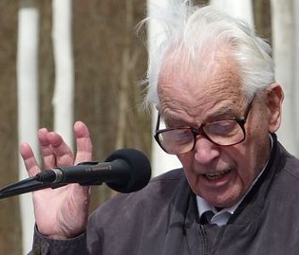 Albert van Hoeij im Jahr 2015 in der Gedenkst&auml;tte (Foto: nnz)