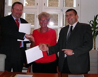 Kooperation besiegelt (Foto: nnz)