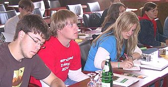 Junge Dakotas im Landratsamt (Foto: nnz)