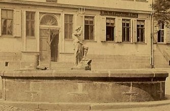 Der "alte" Neptun wie er auf dem K&ouml;nigshof zu sehen war - Kopie in Sandstein (Foto: Jessica S. M&uuml;ller)