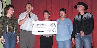 T&auml;nzerisch gesammelt (Foto: nnz)