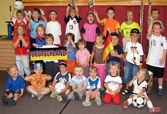 Fu&szlig;ballfieber im Kindergarten (Foto: nnz)