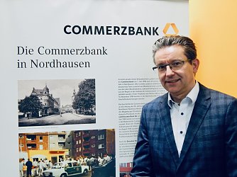 Blickt optimistisch in die Zukunft: der Chef der Nordh&auml;user Commerzbank, Andrew Brotr&uuml;ck (Foto: Angelo Glashagel)