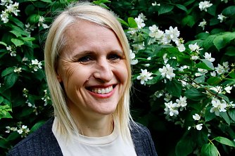 Aus der Liebe zur Pflanze - Diana Moraweck vom B&uuml;ro LA 21 organisiert seit 2015 den "Tag der offnen G&auml;rten" in der Region (Foto: agl)