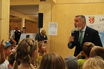 Hielt sich nicht mit langen Reden auf: Minister Steffen Sch&uuml;tz (BSW) (Foto: ykh)