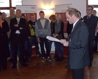 Ausstellung er&ouml;ffnet (Foto: T. Wendehost)