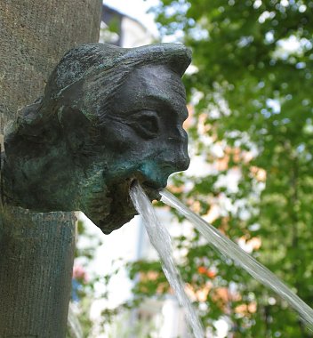 Bild: Der Rolandbrunnen in der Nordh&auml;user Baltzerstra&szlig;e