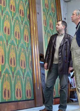 Bild: Arbeiten am B&uuml;hnenbild