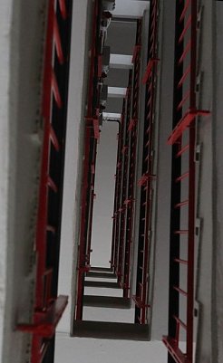 Acht Etagen hoch...Mit einem Fahrstuhl dann kein Problem mehr (Foto: nnz)