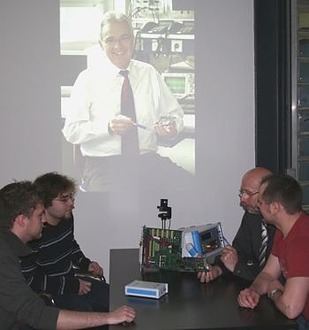 W&auml;hrend er Videokonferenz (Foto: FHN)