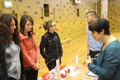 Anja Arlet und Christopher Kr&uuml;gelstein beantworteten Fragen (Foto: Angelo Glashagel)