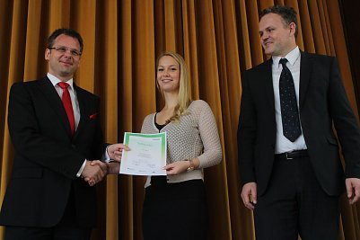 Lisa Wolf studiert nicht nur, sie engagiert sich auch an der Hochschule und in der Suchtberatung (Foto: Angelo Glashagel)