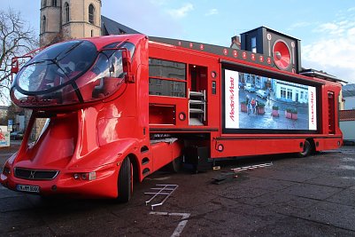 Der Elektronikmarkt der neuen Einkaufspassage f&auml;hrt die ganz gro&szlig;en Gesch&uuml;tze auf (Foto: Angelo Glashagel)