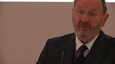 Dr. Manfred Schr&ouml;ter berichtete nicht zum ersten und hoffentlich nicht zum letzten Mal von der Zerst&ouml;rung der Stadt und ihren Ursachen (Foto: Angelo Glashagel)