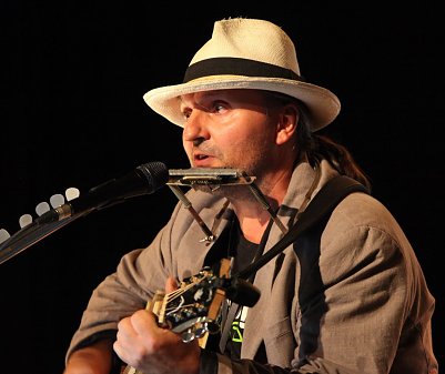F&uuml;r Musik auf dem Bleicher&ouml;der Bergmannsfest sorgt am Sonntag unter anderem Ronald G&auml;&szlig;lein (Foto: R. Englert)