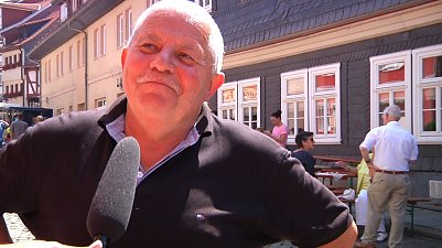 Hubert Rein ist seit 1999 stolzer Besitzer eines Oldtimers (Foto: Angelo Glashagel)