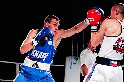 Leistungstr&auml;ger Denis Radovan (blaues Dress) (Foto: Christoph Keil)