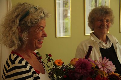 Ines Giemann vom Spittel e.V. aus Gro&szlig;engottern brachte den Nordh&auml;usern ebenfalls ein Geschenk mit (Foto: Angelo Glashagel)