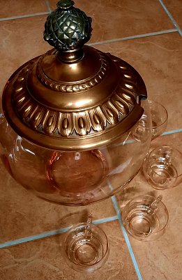 Bowle und Gl&auml;ser (Foto: )