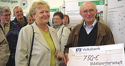 Geld f&uuml;r Tafel (Foto: nnz)