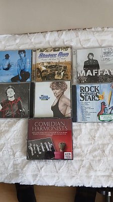        Biete            Verschiedene CD          (Foto: )