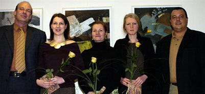 Studentinnen stellen aus (Foto: nnz)