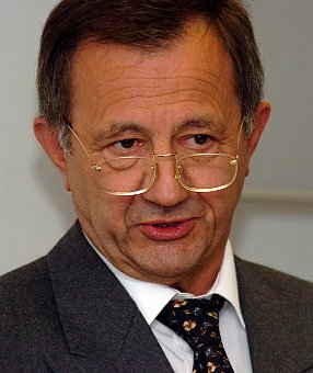 Chefarzt verabschiedet sich (Foto: nnz)