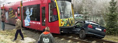 Zusammensto&szlig; mit Bahn (Foto: nnz)