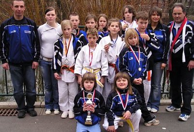 Heringer M&auml;dchen holten Pokal (Foto: nnz)