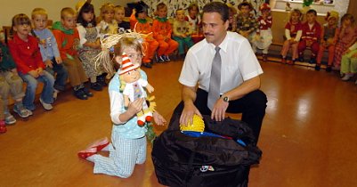 Ampelinchen bringt Geschenke (Foto: nnz)