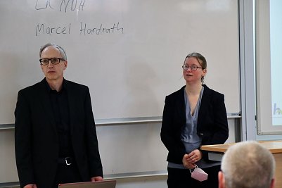 Die Pr&auml;sentation der Ergebnisse &uuml;bernahmen Professor Thomas Link und Hinderike Hauer-Berghuis (Foto: Fabian Kruse)