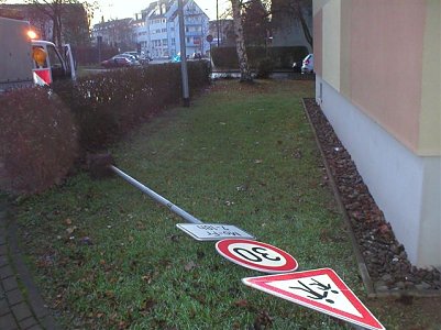 Ramponiertes Verkehrsschild (Foto: Ordnungsamt Nordhausen)