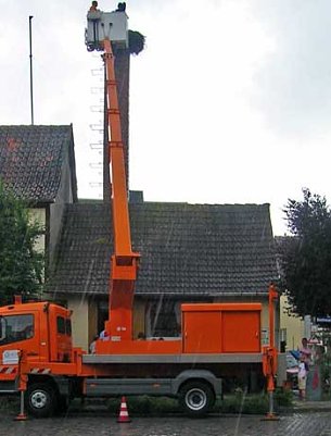 In die H&ouml;he gehoben (Foto: Gemeinde G&ouml;rsbach)