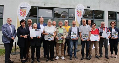 Der Kitt der Gesellschaft besteht aus engagierten Menschen, elf von ihnen wurden heute mit der Ehrenamtscard ausgezeichnet (Foto: ykh)