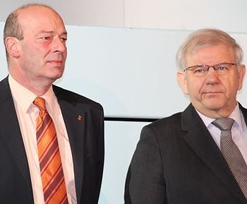 Er&ouml;ffnet: Claus, Przybilla (Foto: J. Piper)