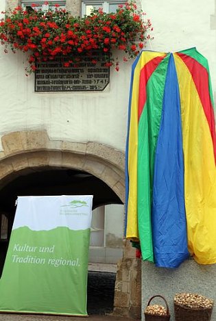 Bild: Noch verh&uuml;llt. Foto: S. Spehr