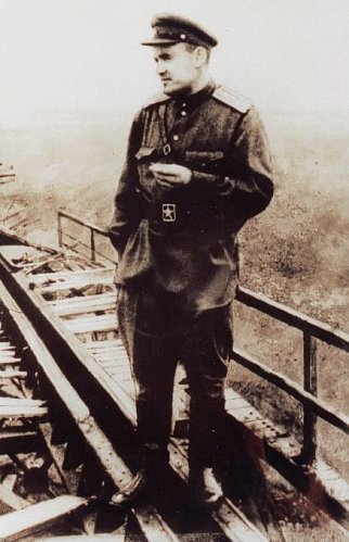 Bild: Sergej Koroljow � Vater der sowjetischen, (bzw. deutschen Raketen) und der sp&auml;teren sowjetischen Raumfahrt (1945), Er wohnte unter anderem in der Villa im Park Hohenrode.