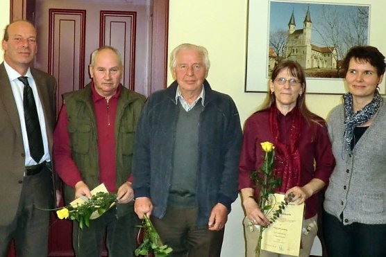 Sachverstand f&uuml;r Bienen (Foto: Christian B&uuml;chting)