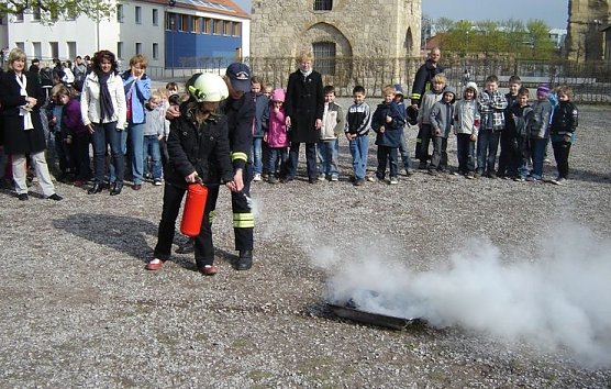 Brandschutz ge&uuml;bt (Foto: R. Willerbach)
